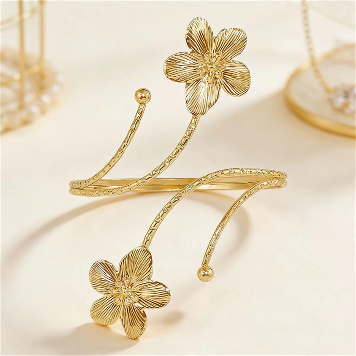 Boho Elegant Metal Flower Upper Arm Bracelet for Women