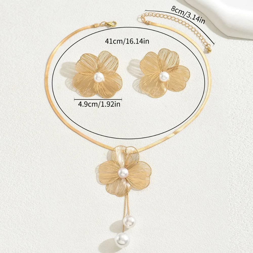 2pcs Set Luxury Personality Gold Color Stereo Flower Inlay Pearl Necklace Earrings Set for Women Wedding Paty Charm Jewelry Gift