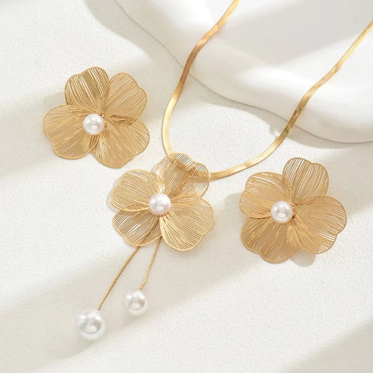 2pcs Set Luxury Personality Gold Color Stereo Flower Inlay Pearl Necklace Earrings Set for Women Wedding Paty Charm Jewelry Gift